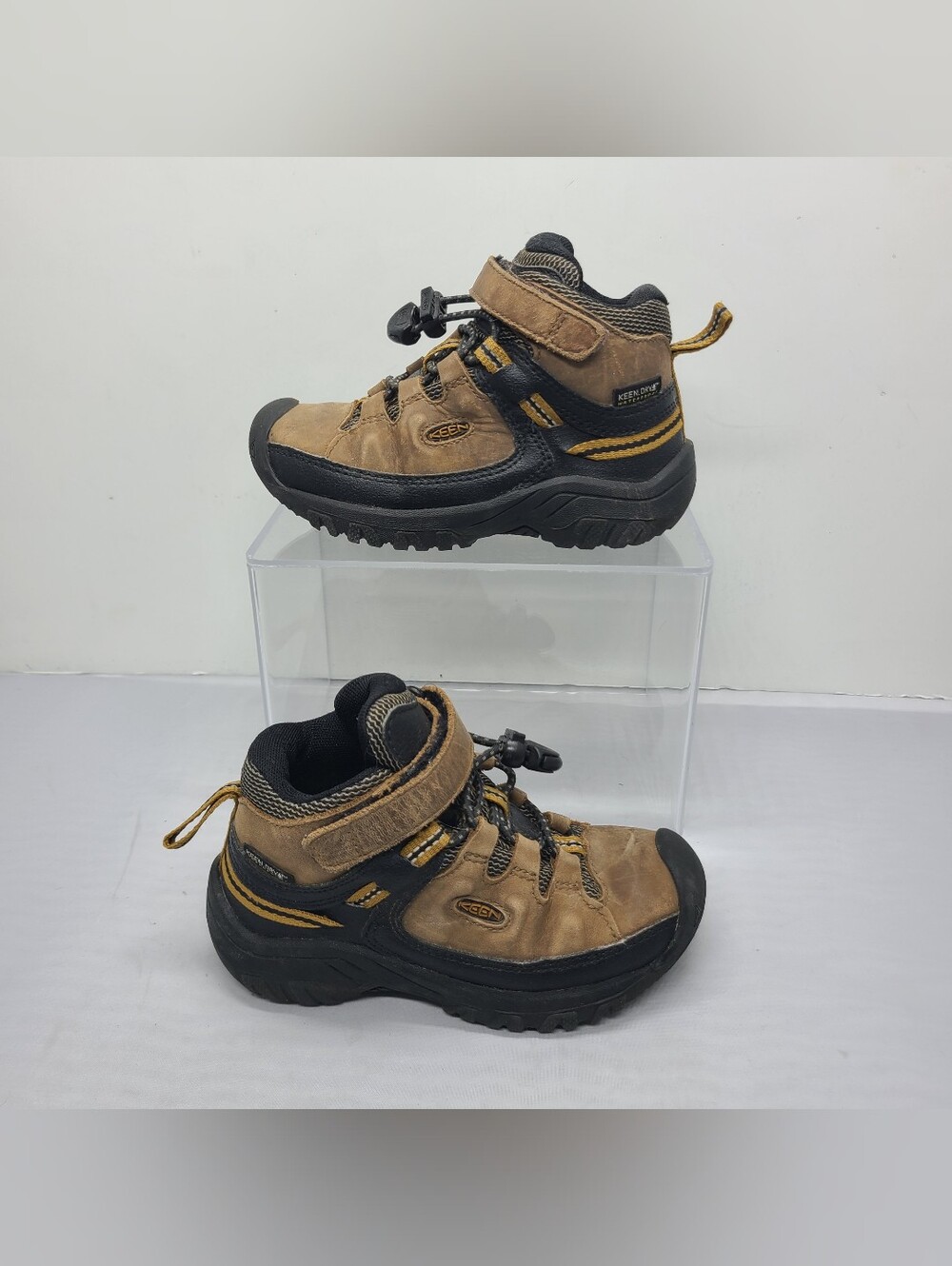 Keen Targhee Mid Waterproof Hiking Boot (Infant/Toddler/Little Kid) size 9C